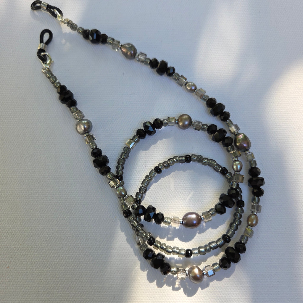 Midnight Glass Chain - Dark. Sophisticated. Unforgettable.